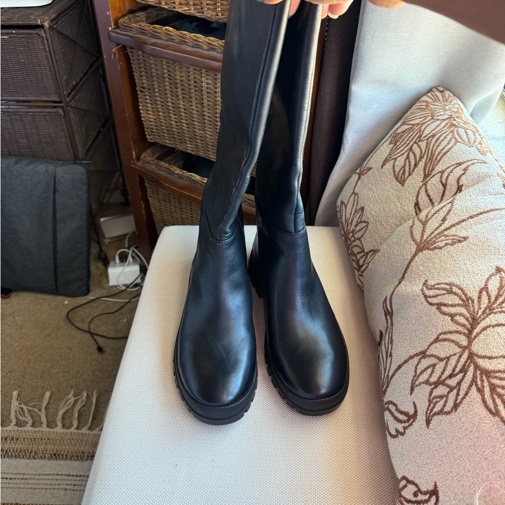 Elegant Black Heeled Boots for Women